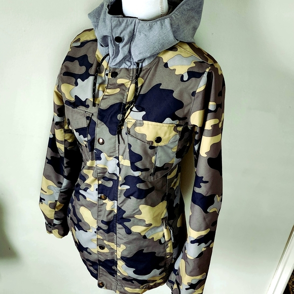 OAKLEY Green Camo Snowboard Jacket XS (EUC) - Picture 14 of 14